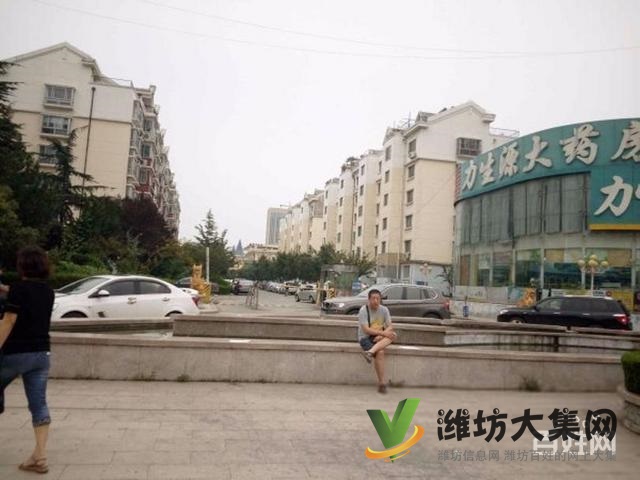 圣榮廣場西區電梯房115平三室兩廳客廳帶大飄窗 帶