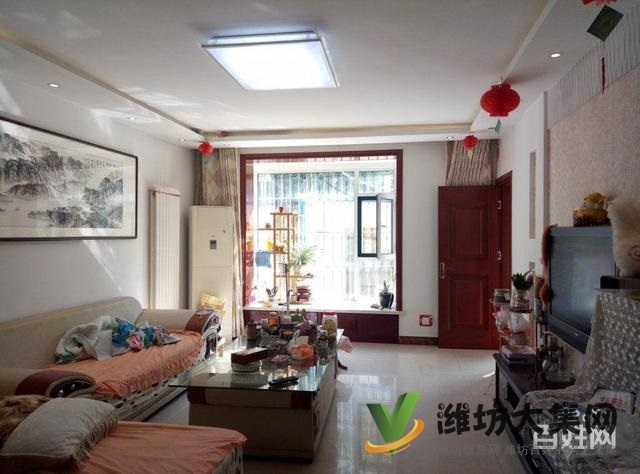 金馬路與健康街一樓帶一百多平米的大院子帶車庫車位