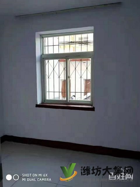 臥龍社區(qū)1樓帶園便宜出售 普通住宅 中等裝修