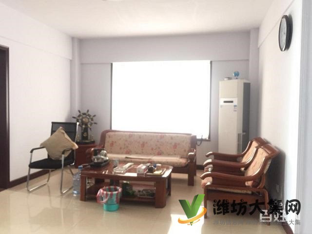 金都時代新城105平3室精裝 客廳有窗戶 東鄰虞河