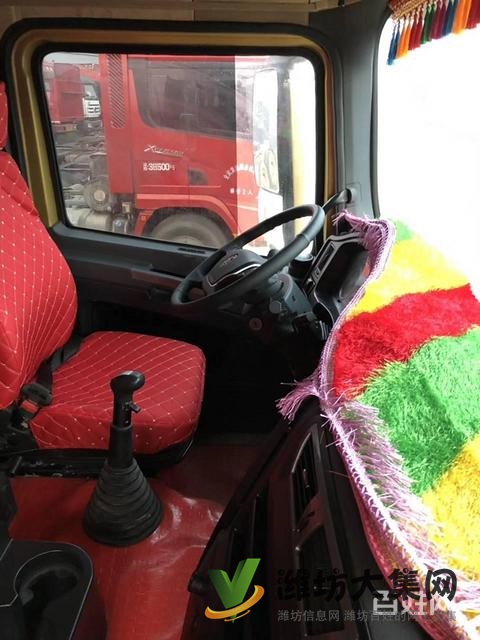 18年2月二手德龍牽引車 550馬力 國(guó)五 雙驅(qū)