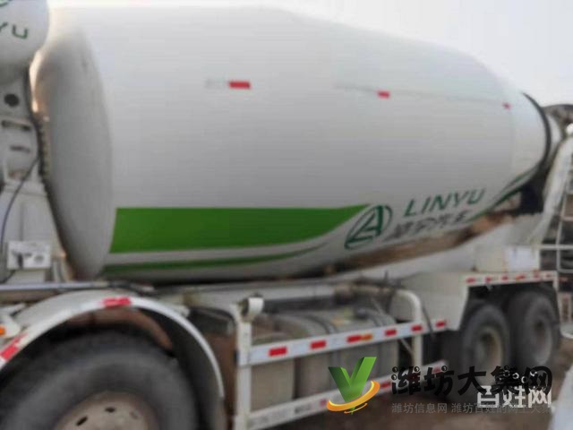 急轉(zhuǎn)大20方18年二手豪沃?jǐn)嚢柢?chē) 豪沃底盤(pán)凌宇上裝