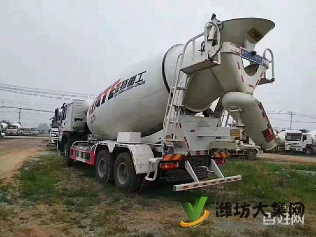 轉(zhuǎn)讓二手豪沃?jǐn)嚢柢?chē) 大14方 后八輪 亞特上裝