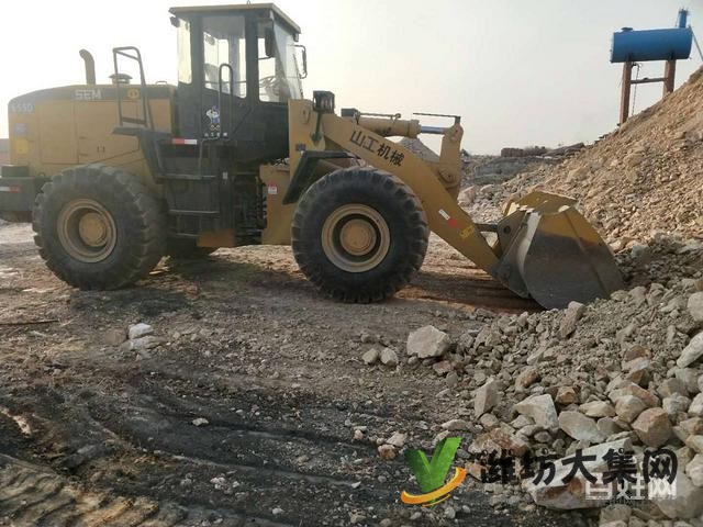 急轉自用的山工655D和臨工953L兩臺裝載機