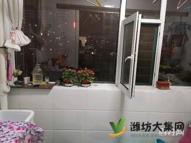 勝利東小學(xué)一墻之隔東方明珠花園精裝三室 拎包入住