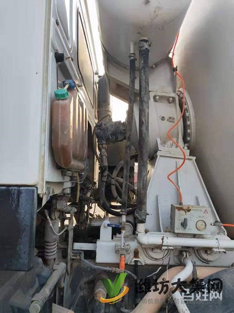 低價出售17年大20方亞特上裝豪沃攪拌車 前四后八