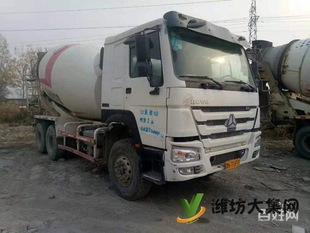 個人車轉讓國四二手豪沃攪拌車 大12方 后八輪