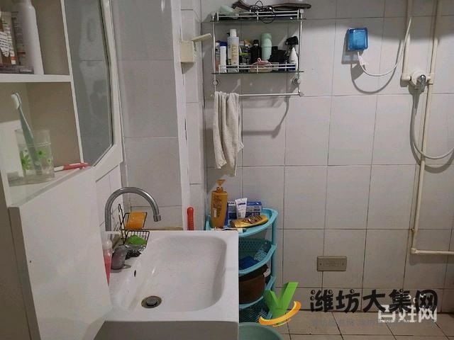 勝利東小學(xué)一墻之隔東方明珠花園精裝三室 拎包入住