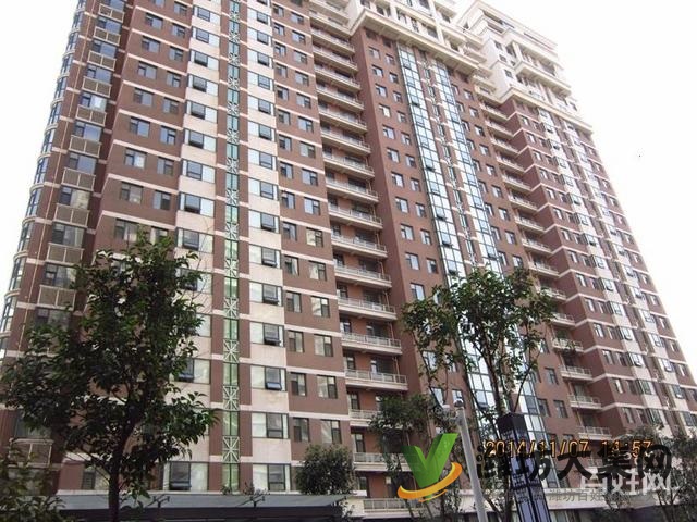 勝利東小學(xué)一墻之隔東方明珠花園精裝三室 拎包入住