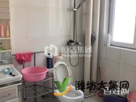 仁和盛庭小區市直機關幼兒園 與錦華一墻之隔公園里的家國企大盤