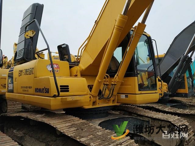 濰坊出售精品小松220-8二手挖掘機(jī)