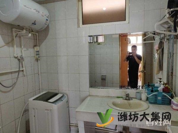 急租向陽小區4樓三室一廳1400元/月,家具家電齊