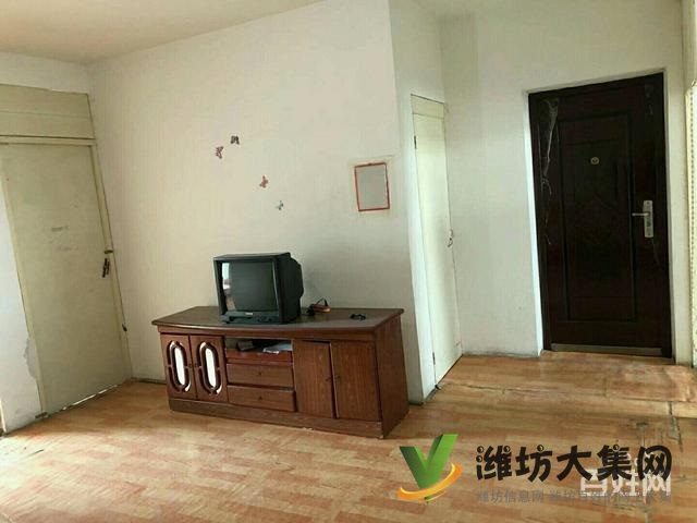 體育場對面三樓 緊湊戶型 適合過渡居住