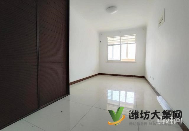 電業局單位房 不沿街中間樓層153平兩衛 沒稅看