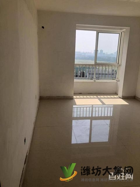 中央世家,三室精裝,家具家電齊全,拎包入住,首次出