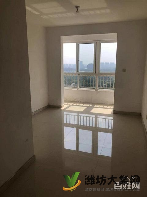 中央世家,三室精裝,家具家電齊全,拎包入住,首次出