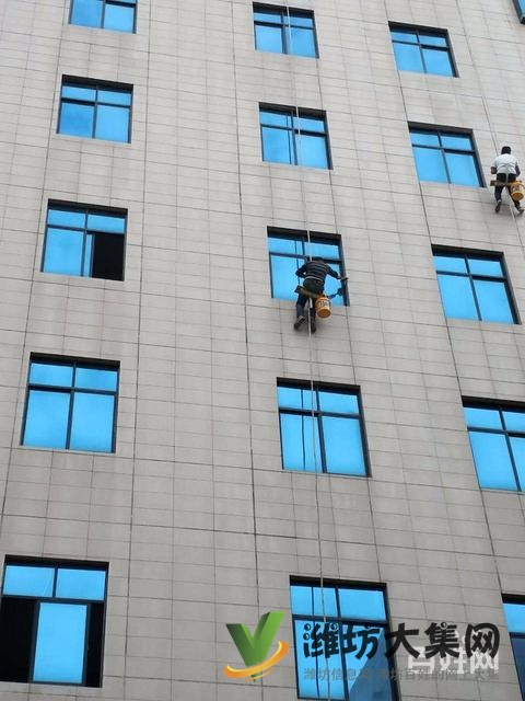 本地防水公司專業(yè)防水補(bǔ)漏,優(yōu)質(zhì)服務(wù),終身保修!