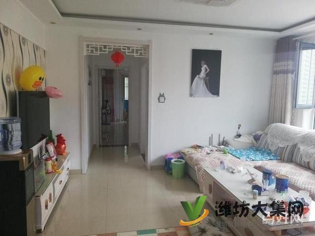 高新區(qū)健康街與金馬路大觀天下浪琴灣樓層樓精裝3室業(yè)