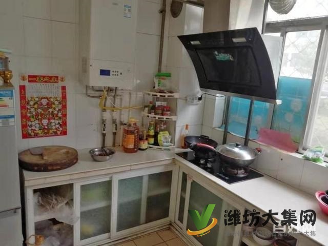 金都花園多層1樓2明臥精裝,然氣供暖,地下室一間