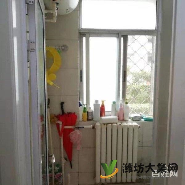 金都花園多層1樓2明臥精裝,然氣供暖,地下室一間