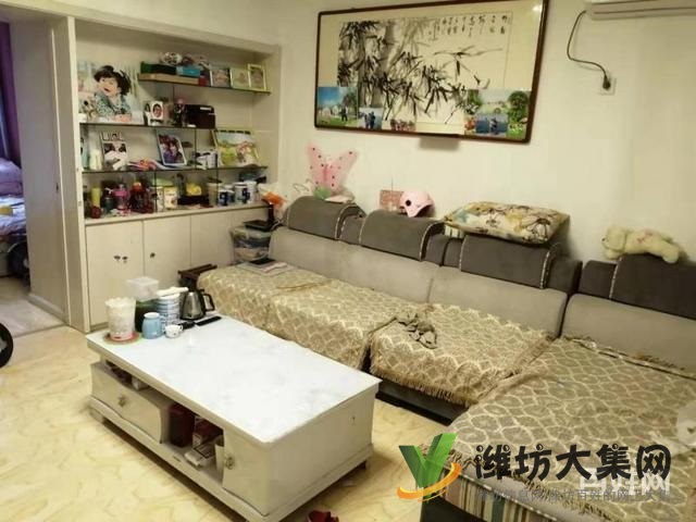 金都花園多層1樓2明臥精裝,然氣供暖,地下室一間