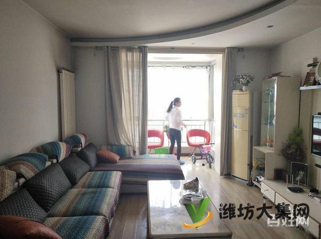 健康街濰州路 佳樂家近 領秀華城多層三樓 精裝兩室