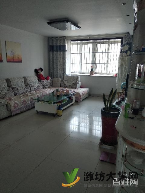 沁園春三樓三室?guī)к噹?kù)精裝手續(xù)齊全可以貸款