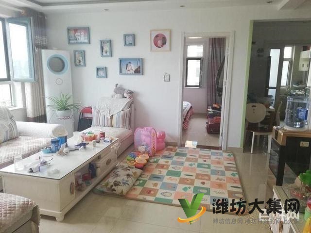 高新區(qū)健康街與金馬路大觀天下浪琴灣樓層樓精裝3室業(yè)