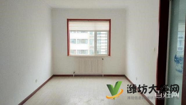 濰城區政府單位房一樓179平帶100平大院子毛坯3