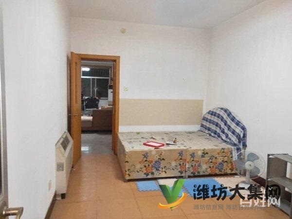 一實(shí)小近佳樂家 城市經(jīng)典旁 帶車庫(kù)有地下室 家具家