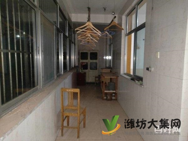 一實(shí)小近佳樂家 城市經(jīng)典旁 帶車庫(kù)有地下室 家具家