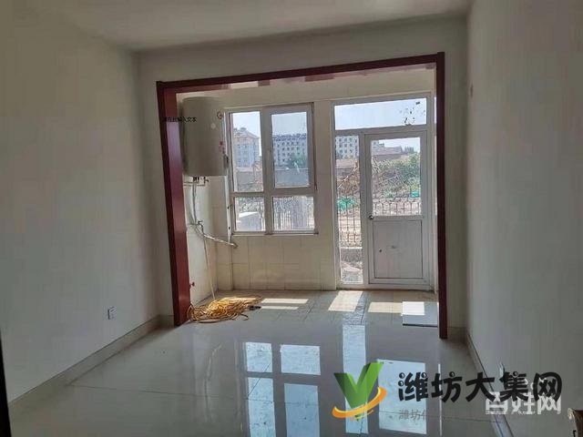 華都頤年園一樓帶院三室兩廳精裝修家具家電齊全雙氣供暖1400