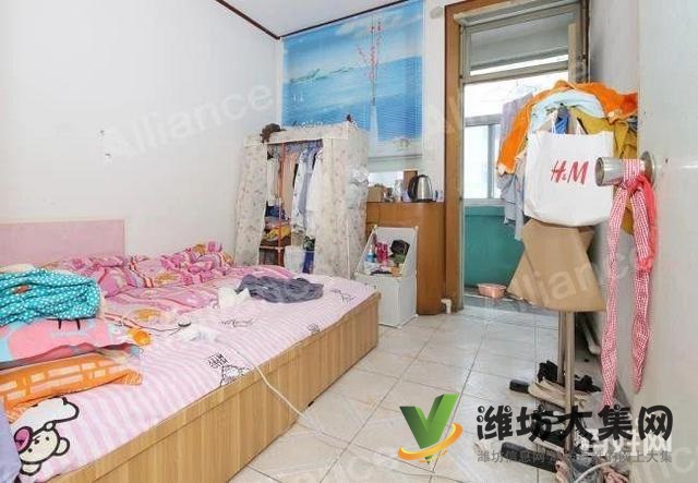 公安局小區(qū) 普通住宅 中等裝修低樓層三室過戶快