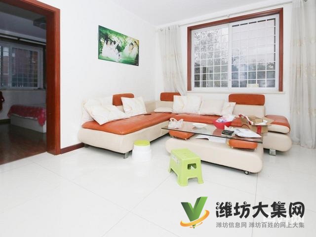 佳樂家近 多層一樓 精裝三室 客廳帶大窗戶 位置交通便利