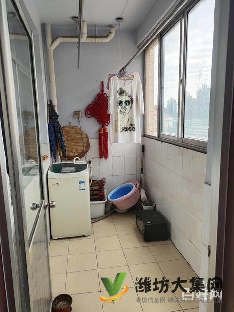 育英家園多層二樓90方精裝三室?guī)к噹斐龆悆H48萬