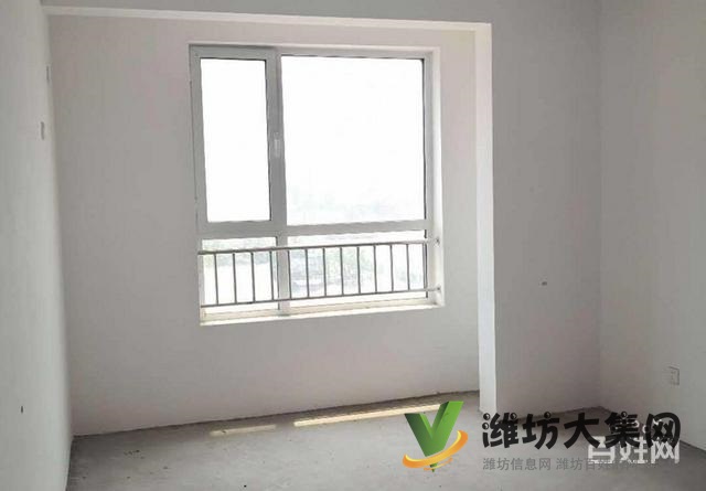 濰縣中路榮府小區(qū) 143平 客廳朝陽三室朝陽 毛坯