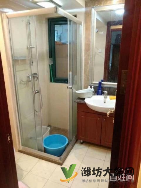 大觀天下近 市府東南精裝大四室全景觀湖 采光好價格