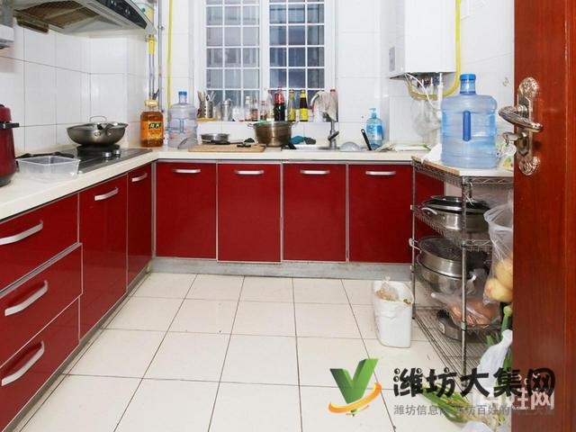 佳樂家近 多層一樓 精裝三室 客廳帶大窗戶 位置交通便利