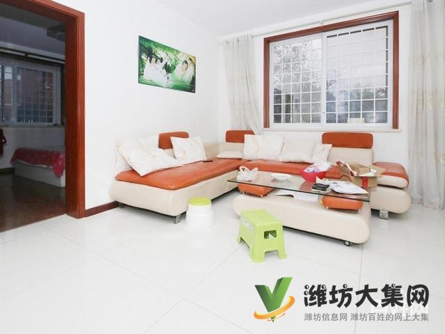 佳樂家近 多層一樓 精裝三室 客廳帶大窗戶 位置交通便利