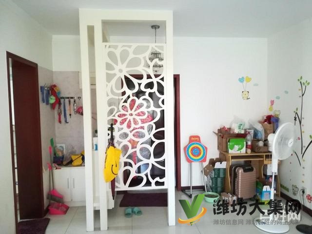 佳樂家近 多層一樓 精裝三室 客廳帶大窗戶 位置交通便利