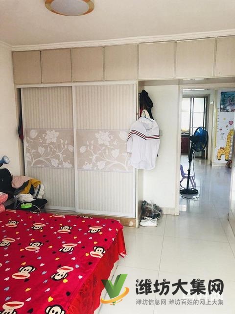 天熙苑  40萬(wàn)！三室精裝 mai一層song一層