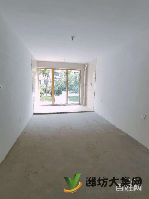 玫瑰公館一樓帶大院!送城市會客廳!三居,更名貸款,