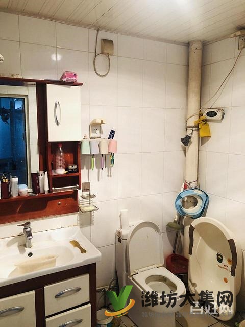 天熙苑  40萬(wàn)！三室精裝 mai一層song一層