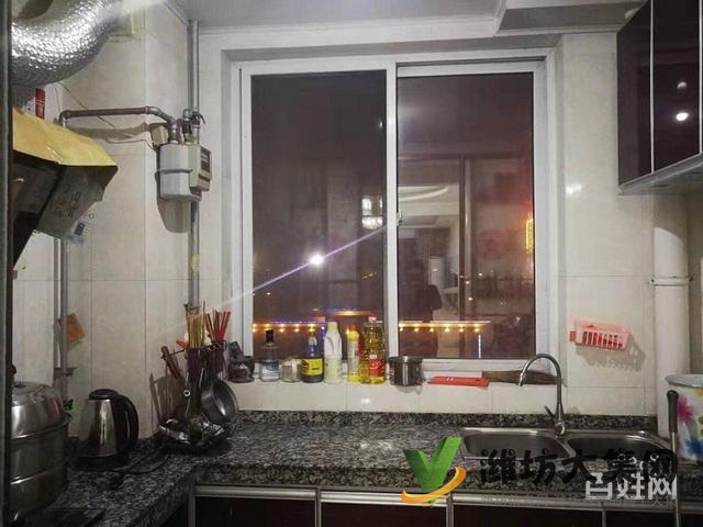 此房為結婚準備，舒適三室，精裝修，現因換大房，找有