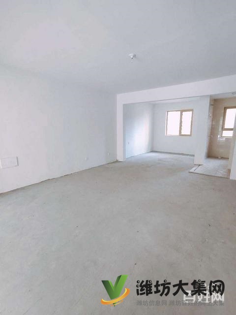 玫瑰公館一樓帶大院!送城市會客廳!三居,更名貸款,