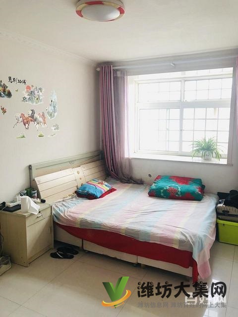 天熙苑  40萬(wàn)！三室精裝 mai一層song一層