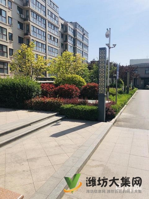 天熙苑  40萬(wàn)！三室精裝 mai一層song一層