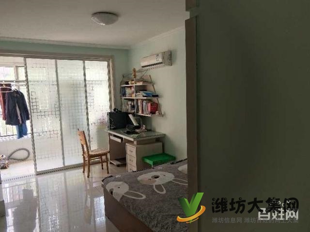 湖景龍灣,房主換了豪宅,現(xiàn)在低,價(jià)出售,帶著28平