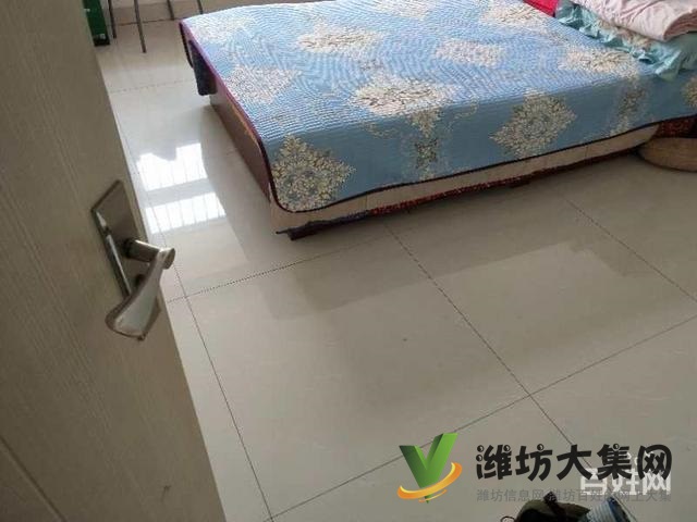 湖景龍灣,房主換了豪宅,現(xiàn)在低,價(jià)出售,帶著28平