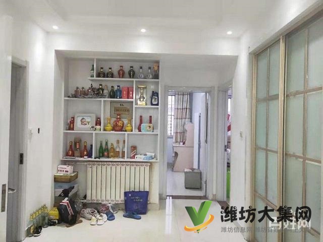 中央世家三室好房,精裝,位置好,環(huán)境好,很方便的小